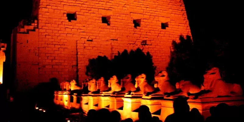 Espectáculo de luz y sonido en el Templo Karnak 